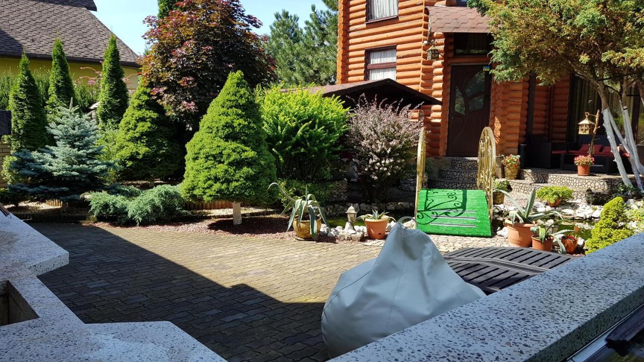 Luxury Villa With Pool And Sauna Chernivtsi Bagian luar foto