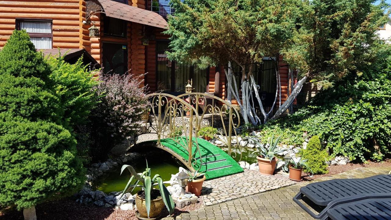 Luxury Villa With Pool And Sauna Chernivtsi Bagian luar foto