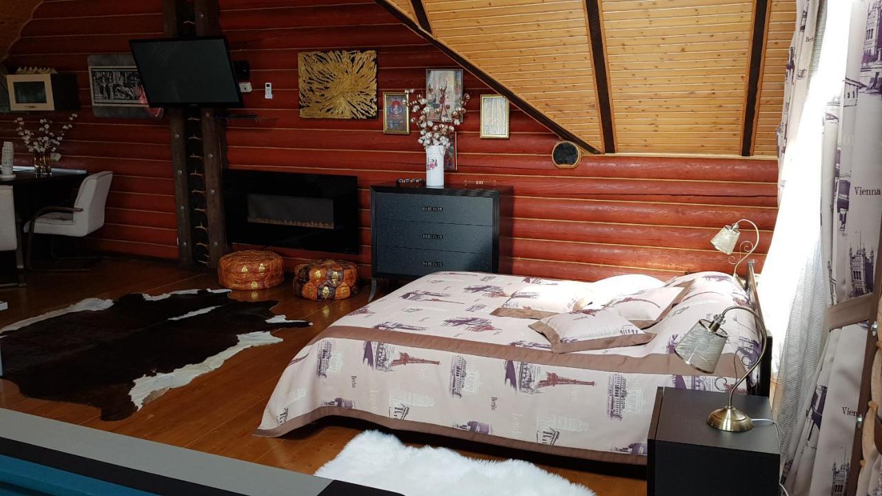 Luxury Villa With Pool And Sauna Chernivtsi Bagian luar foto