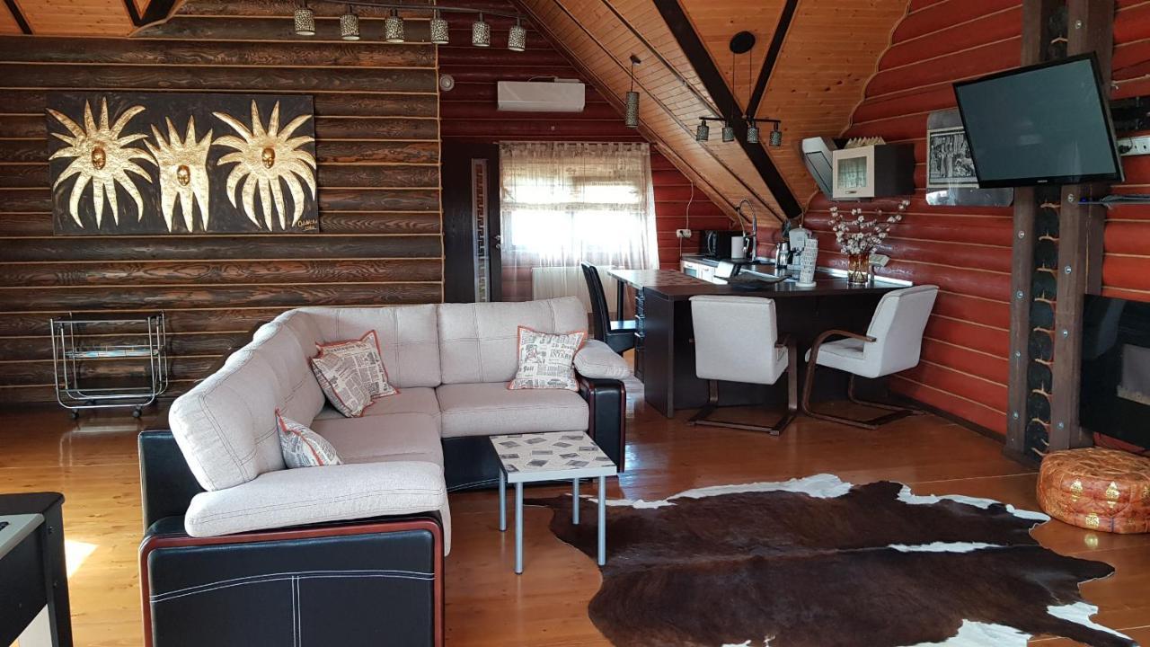 Luxury Villa With Pool And Sauna Chernivtsi Bagian luar foto