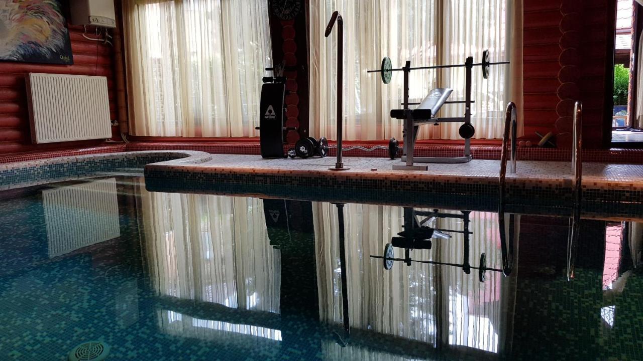 Luxury Villa With Pool And Sauna Chernivtsi Bagian luar foto