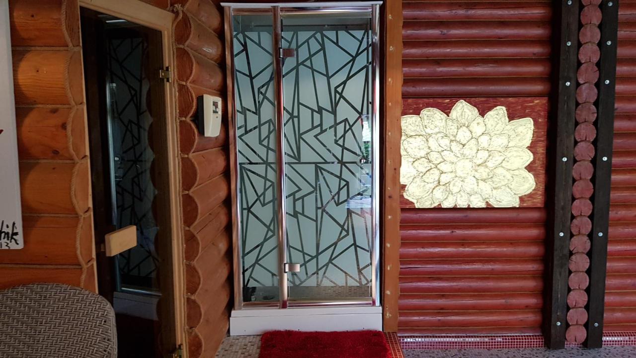 Luxury Villa With Pool And Sauna Chernivtsi Bagian luar foto