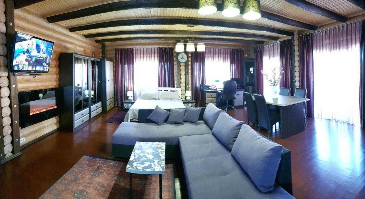 Luxury Villa With Pool And Sauna Chernivtsi Bagian luar foto