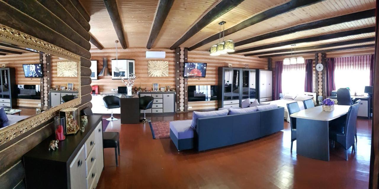 Luxury Villa With Pool And Sauna Chernivtsi Bagian luar foto