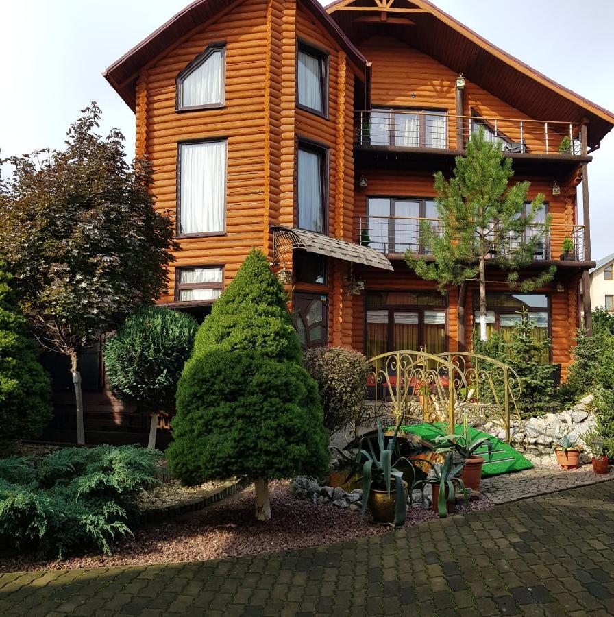Luxury Villa With Pool And Sauna Chernivtsi Bagian luar foto