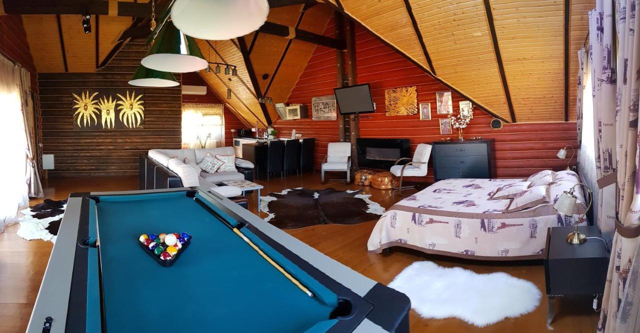 Luxury Villa With Pool And Sauna Chernivtsi Bagian luar foto