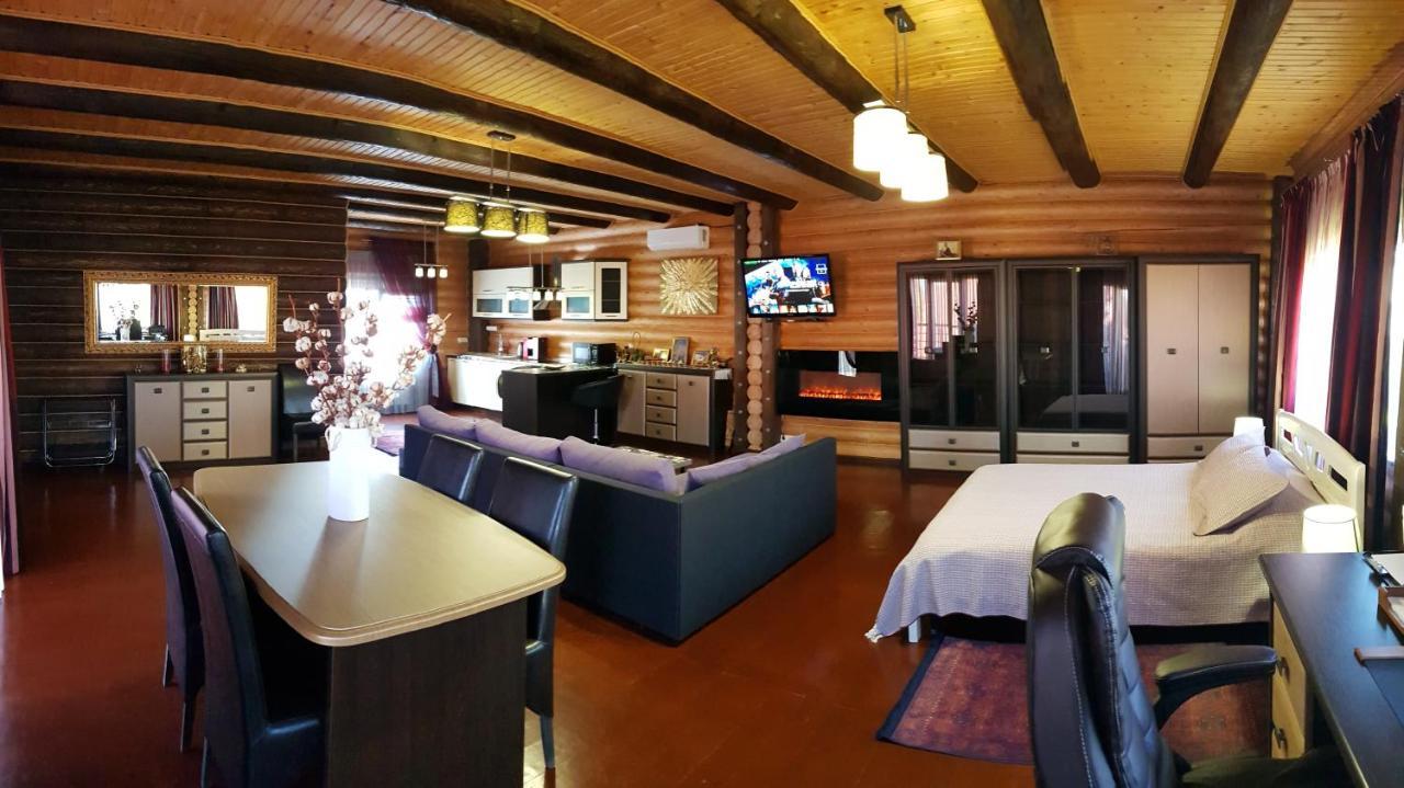 Luxury Villa With Pool And Sauna Chernivtsi Bagian luar foto