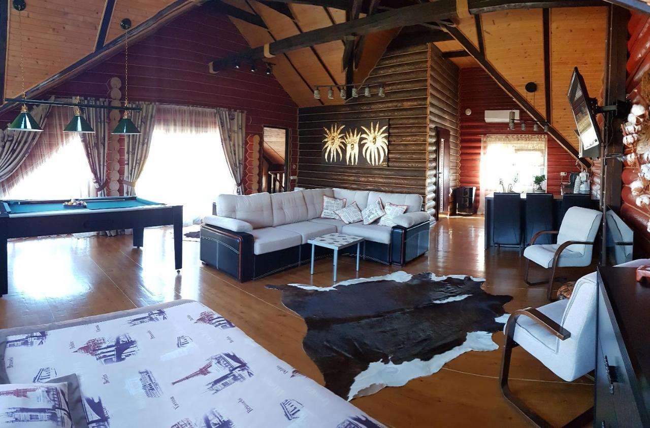 Luxury Villa With Pool And Sauna Chernivtsi Bagian luar foto
